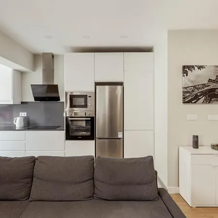 2-bedroom Gem Lägenhet *